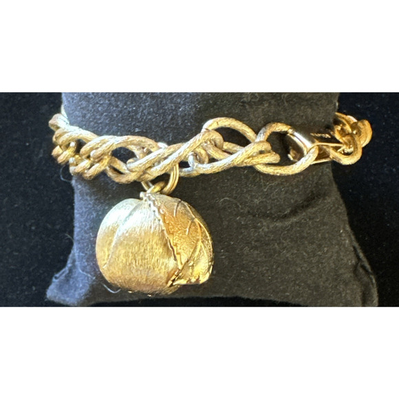 Vintage 70s Signed Napier charm link Apple Charm Bracelet Eugene Bertolli 6.75” - Picture 4 of 11